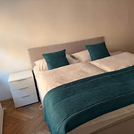 Modernes Design-apartment In Bester Altstadtlage Fuer Bis Zu 6 Personen 아파트