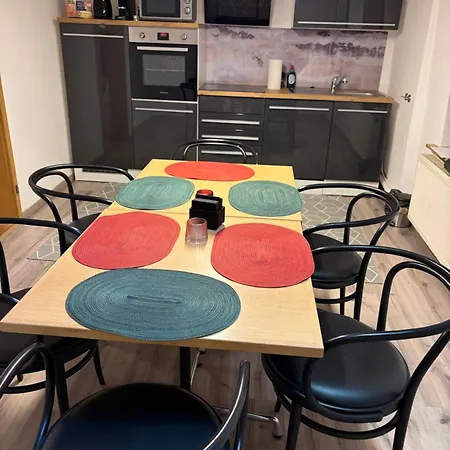 Modernes Design-apartment In Bester Altstadtlage Fuer Bis Zu 6 Personen 아파트 *