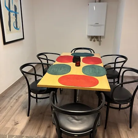 Modernes Design-apartment In Bester Altstadtlage Fuer Bis Zu 6 Personen